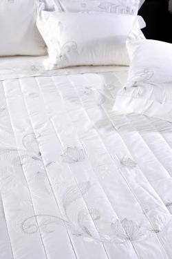 Олекотена завивка двойно легло Sebille White