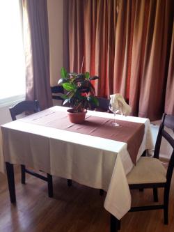 Покривка за маса Шоко